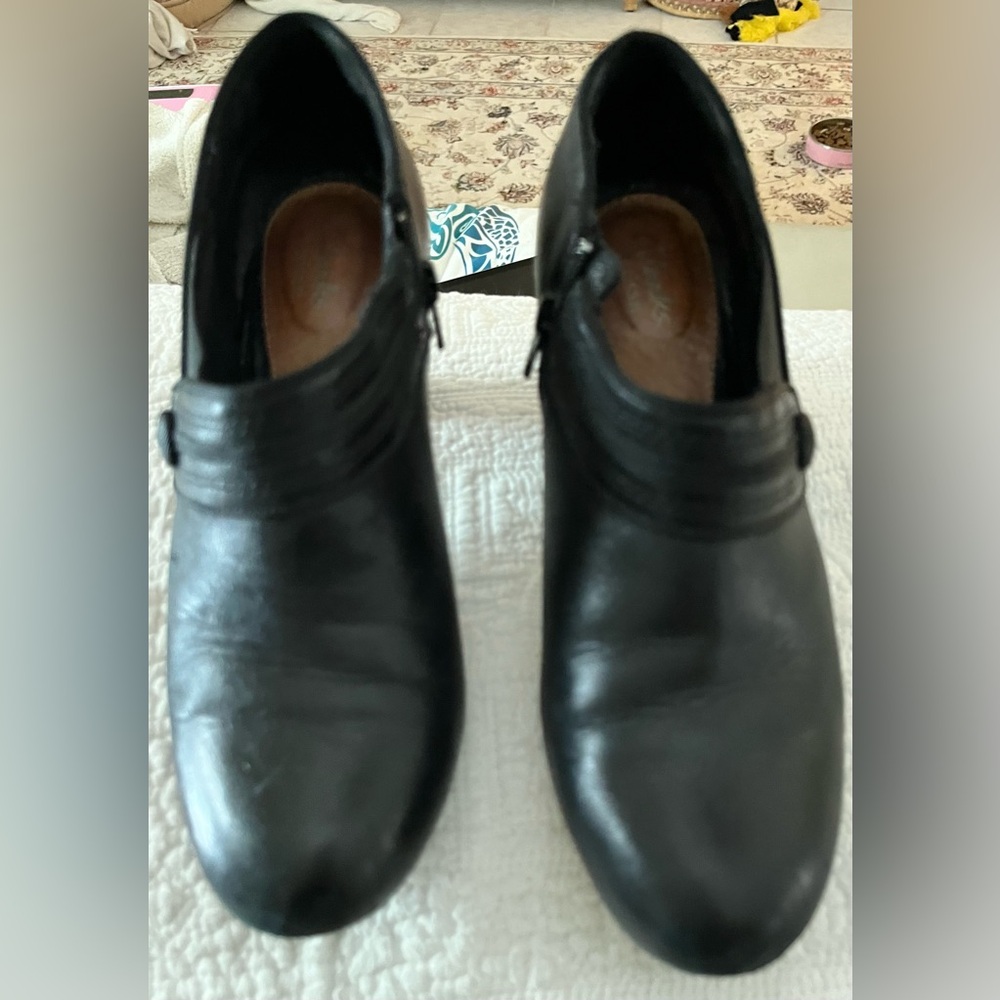Clarks Artisan Black Leather Ankle Booties